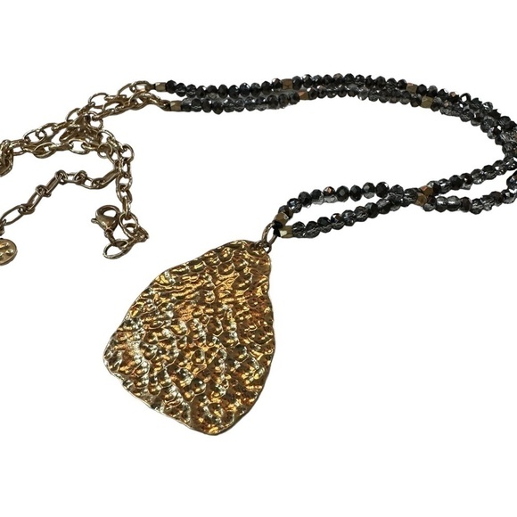 Beautiful Gold Tone Hammered Shimmer Pendant with Beaded Long Necklace - Picture 4 of 11